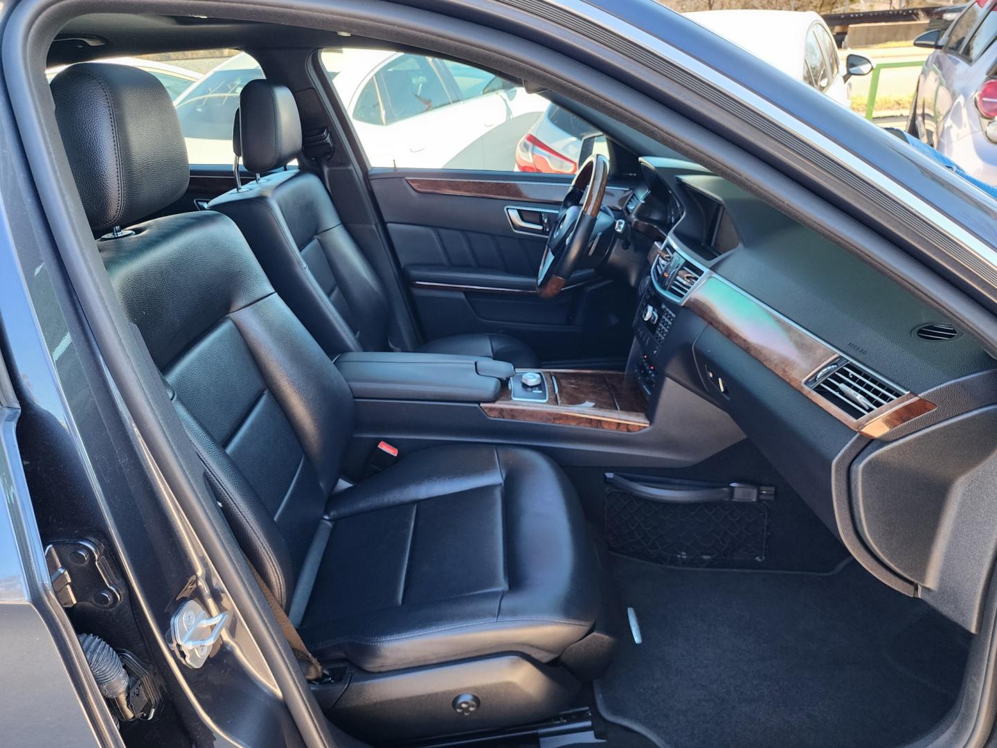 2012 BLACK Mercedes-Benz E-Class E350 (WDDHF5KB2CA) with an 3.5L V6 DOHC 24V engine, 7-Speed Automatic transmission, located at 2660 S.Garland Avenue, Garland, TX, 75041, (469) 298-3118, 32.885551, -96.655602 - Welcome to DallasAutos4Less, one of the Premier BUY HERE PAY HERE Dealers in the North Dallas Area. We specialize in financing to people with NO CREDIT or BAD CREDIT. We need proof of income, proof of residence, and a ID. Come buy your new car from us today!! This is a Very clean 2012 MERCEDES E3 - Photo#19